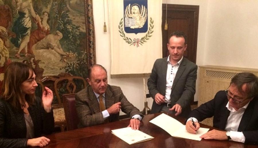 Sottoscrizione del Protocollo antiviolenza( Foto: Ufficio comunicazione del sindaco) Sottoscrizione del Protocollo antiviolenza( Foto: Ufficio comunicazione del sindaco)
