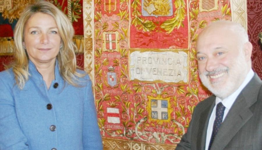 la Presidente della Provincia con il prefetto Domenico Cuttaia (foto: Ufficio stampa) la Presidente della Provincia con il prefetto Domenico Cuttaia