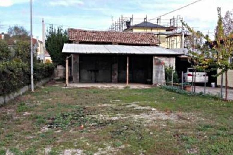 vendita ex Magazzino stradale di Cavarzere