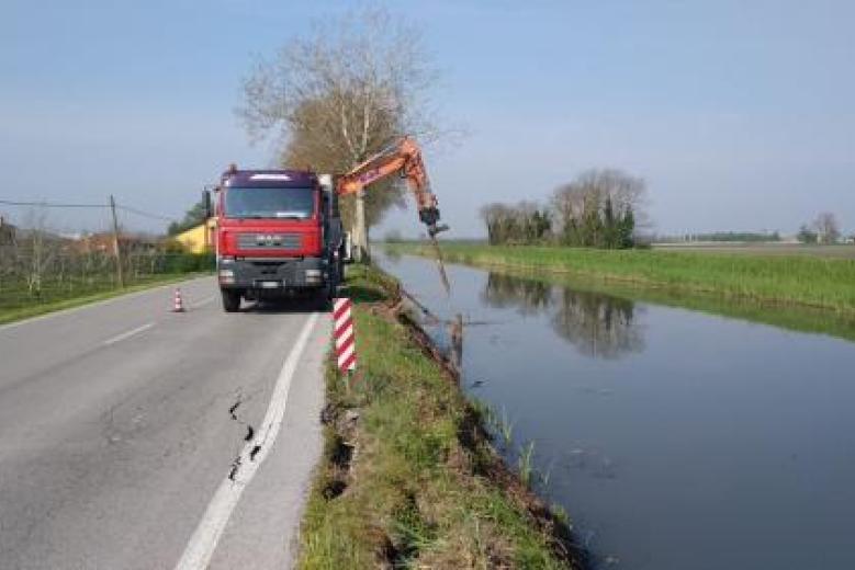 SCARPATA STRADALE SULLA SP 07 REBOSOLA A MONSOLE NEL COMUNE DI CONA