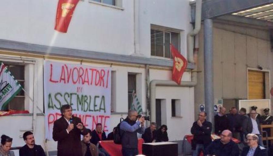 Il sindaco Brugnaro alla assembrea dei lavoratori ILNOR Il sindaco Brugnaro alla assembrea dei lavoratori ILNOR